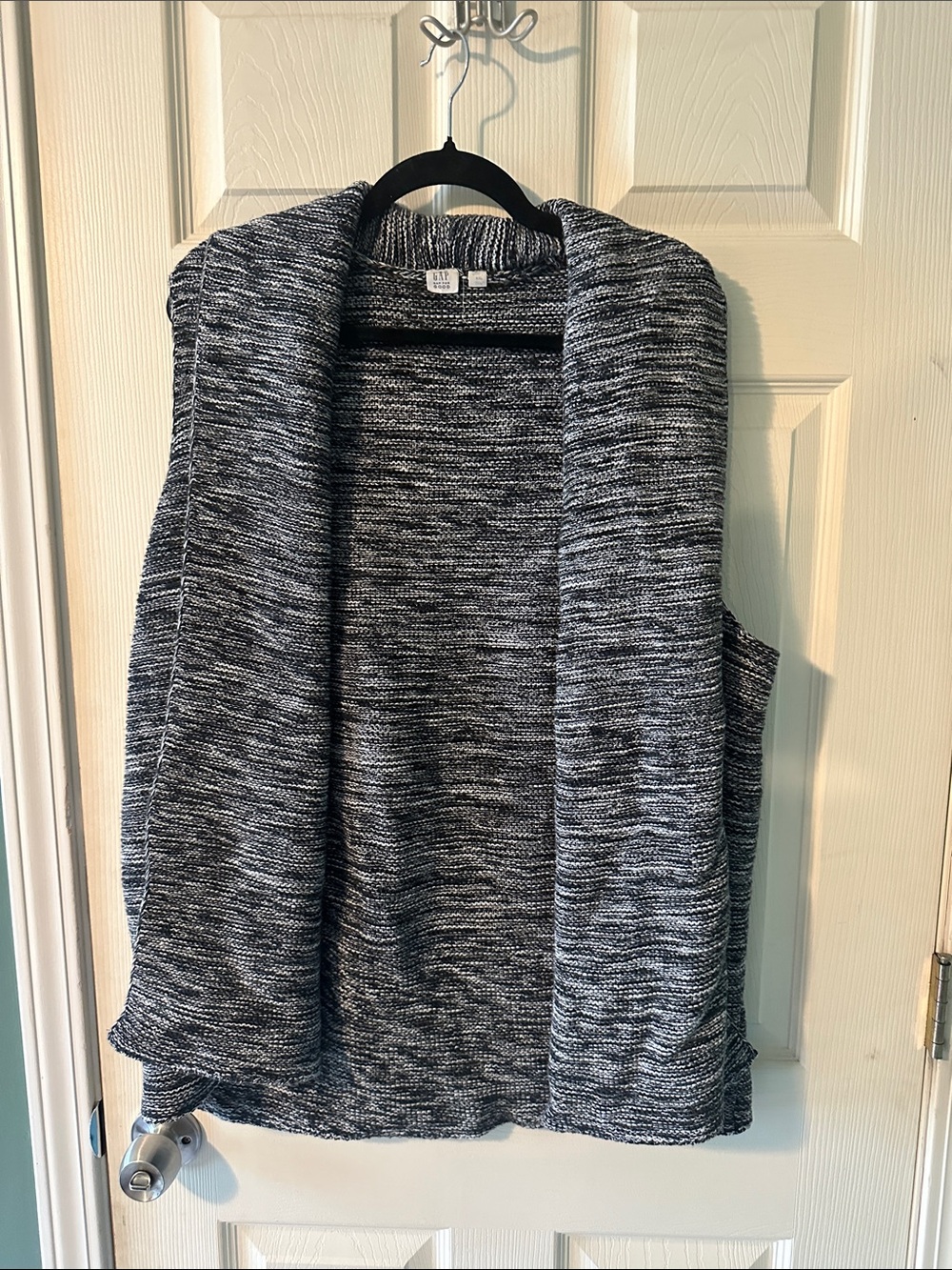 GAP Marled Open-Front Sweater Vest - Gray/White